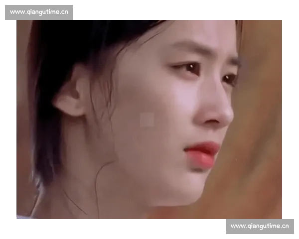 黄圣依回归银幕展现全新面貌 挑战多元角色再塑演技巅峰